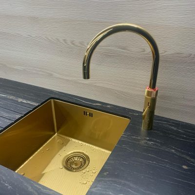 Quooker gold fusion tap and matching sink